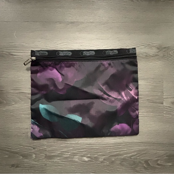 LE SPORTSAC | Large Flat Cosmetic Toiletry Travel Bag | One Zip Splendor Night - Picture 2 of 6